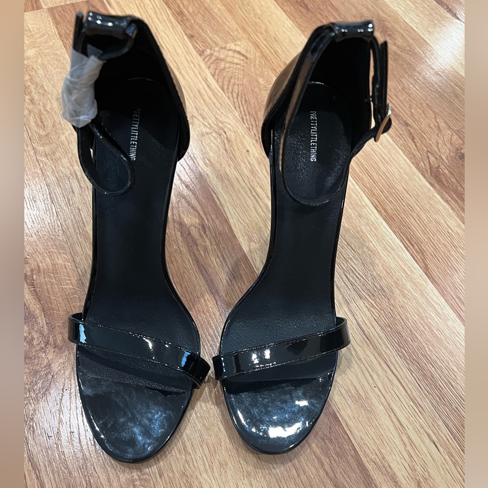 🖤 Black Patent heels